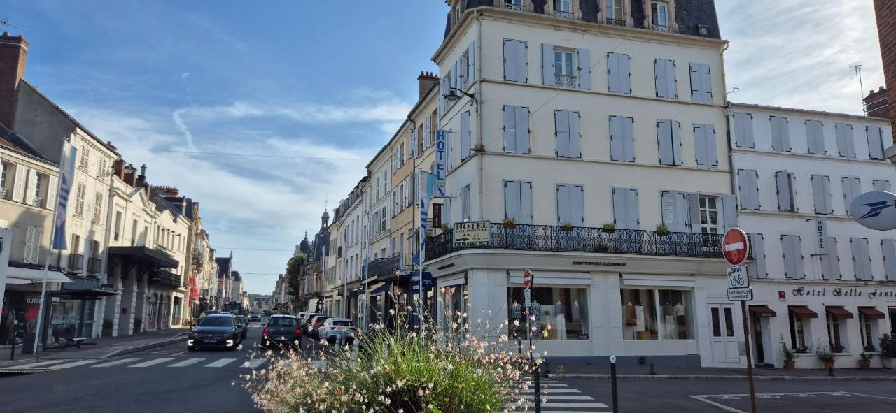 Angle de rue dans le centre de Fontainebleau